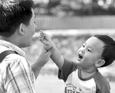 父親“缺席”孩子成長 易導致孩子性格缺陷