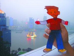 “狼媽”攜子游學以苦為樂 折射教育理念碰撞