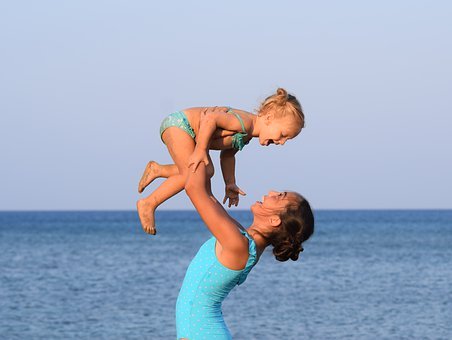 假設有人說“4是質數”,你可以直接懟回去...