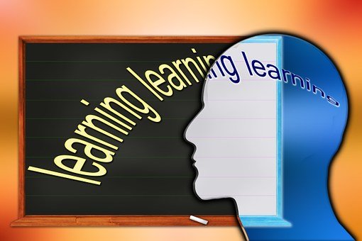 例如:在教學(xué)《長(zhǎng)方形面積計(jì)算》時(shí),我先讓...