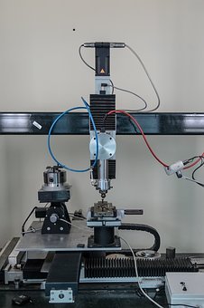 ƪ4}