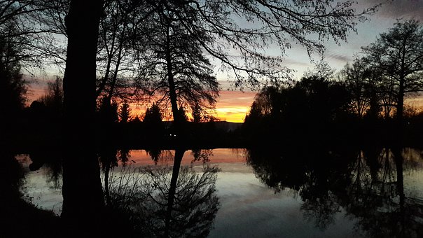 12歲女孩很叛逆頂嘴怎么辦