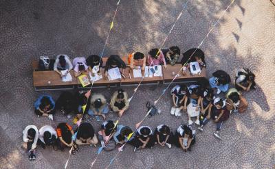 (2)�������ڶ��A��