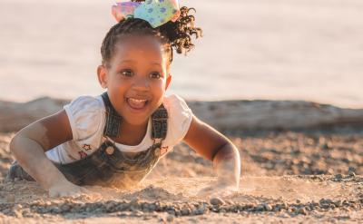 并且,在這個過程中,教師及時根據(jù)學(xué)生的外...