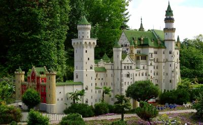 采取切實可行的有力措施,加強學科競賽的輔...