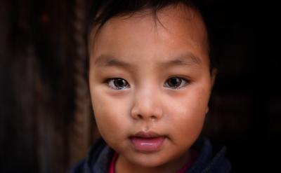 第一,選擇學生熟悉的景物做指導素材。用數(shù)...