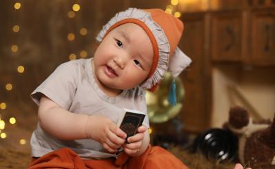 二者區別:葉綠體將光能轉變成化學能儲存在...