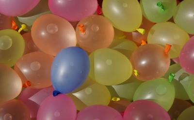 在暑假尾聲,父母要引導孩子不要把過多精力...