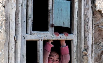 1、光的折射:光從一種介質(zhì)斜射入另一種介...