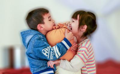 �@�����g�εĺ���һ��߂���һ���ĊW�����A...