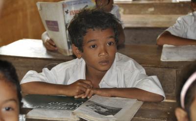 (6)�ߣߣ߳��⺮ɽ�£�ҹ������ʹ���()