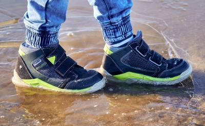 ���У�������������У�